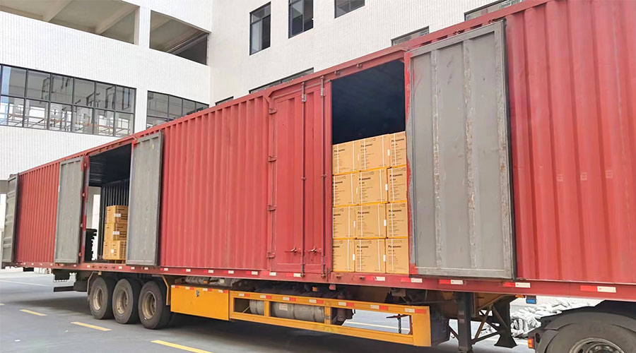 使命必達(dá)！高效完成國內(nèi)知名品牌客戶迷你洗衣機裝柜發(fā)貨